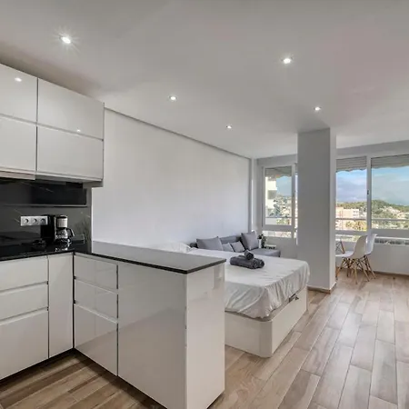 Modern In The Area * 토레몰리노스